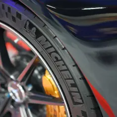Jak powstał ludzik Michelin? Historia, która zaskakuje i inspiruje