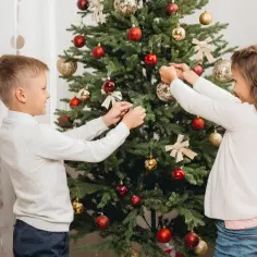 Do kiedy ozdoby świąteczne? Tradycyjne daty i ważne wskazówki