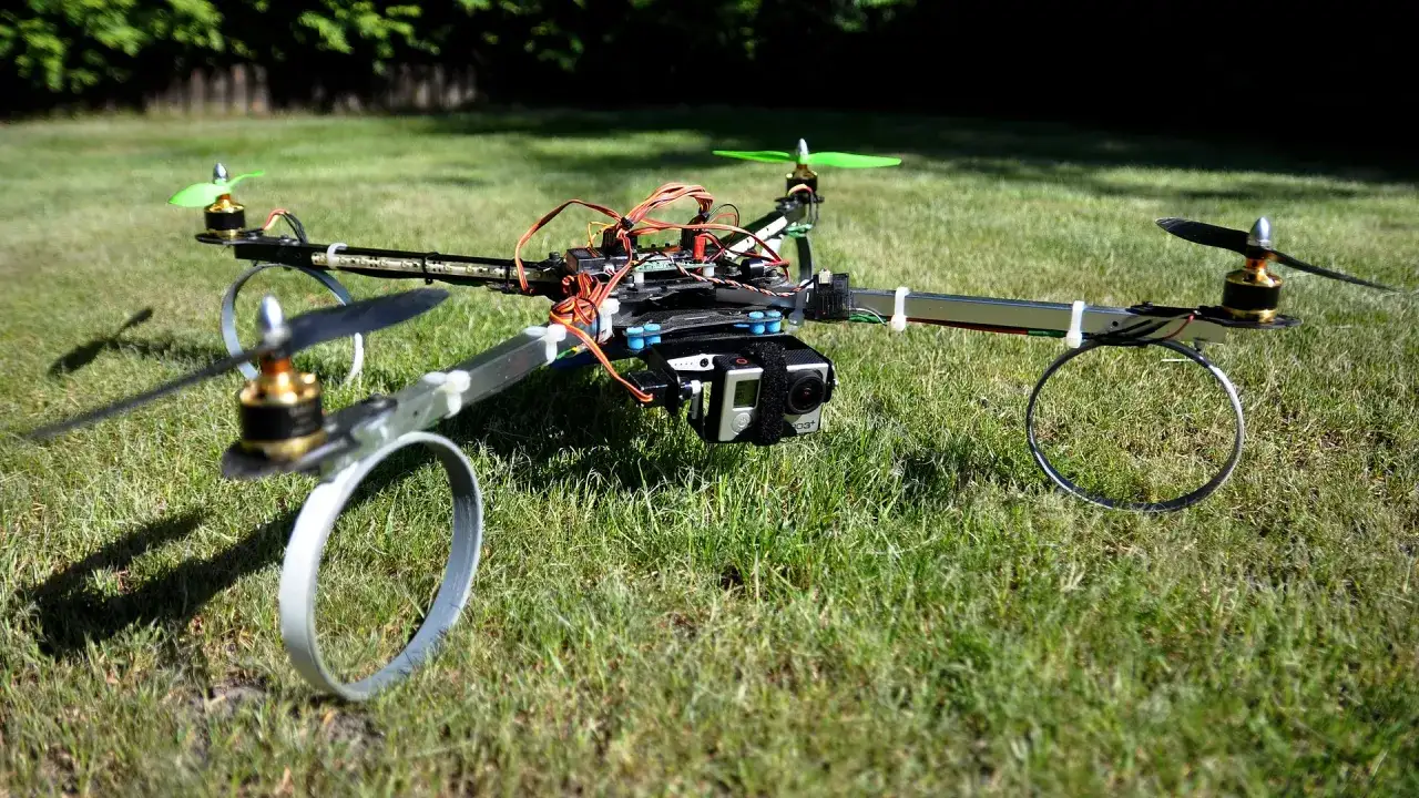 Zdjęcie Najlepsze zestawy DIY do budowy dronów - co musisz wiedzieć