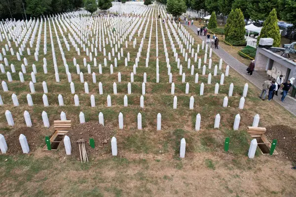 Srebrenica - historia ludobójstwa, pamięci i odpowiedzialności